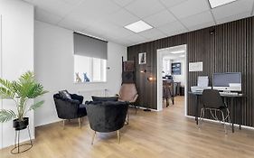 Bank Guesthouse By Kef Airport Keflavik  Iceland